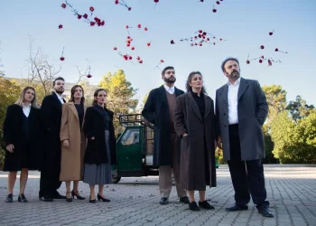 Η «Εντολή» σε σκηνοθεσία Νάντιας Δαλκυριάδου επιστρέφει από 8 Νοεμβρίου στο θέατρο Nous