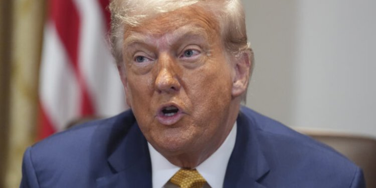 Δασμούς 19% στις εισαγωγές από την Ινδονησία, ανακοίνωσε ο Τραμπ κατόπιν εμπορικής συμφωνίας με την Τζακάρτα Δασμούς 19% στις εισαγωγές από την Ινδονησία, ανακοίνωσε ο Τραμπ κατόπιν εμπορικής συμφωνίας με την Τζακάρτα