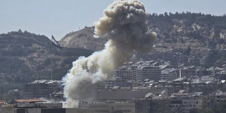 Λιβανέζικο δίκτυο Al-Mayadeen: Ο Αλ Σάρα εγκατέλειψε τη Δαμασκό – Ανώτερα στελέχη της συριακής κυβέρνησης δολοφονήθηκαν