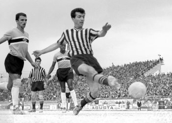 Πανος Αβραμόπουλος- Ο ανυπέρβλητος βιρτουόζος της μπάλας μας Κώστας Νεστορίδης