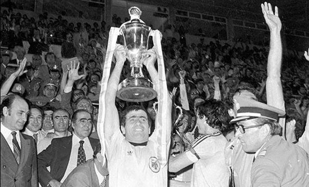 Πάνος Ν. Αβραμόπουλος-Ο θρυλικός κανονιέρης του ελληνικού ποδοσφαίρου Μίμης Παπαϊωάννου !