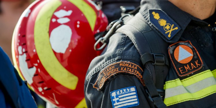 Σε εξέλιξη βρίσκεται μεγάλη επιχείρηση διάσωσης στη Νέδα Ηλείας, όπου πεζοπόρος έπεσε στο κενό κατά τη διάρκεια πεζοπορίας κοντά στον ποταμό.