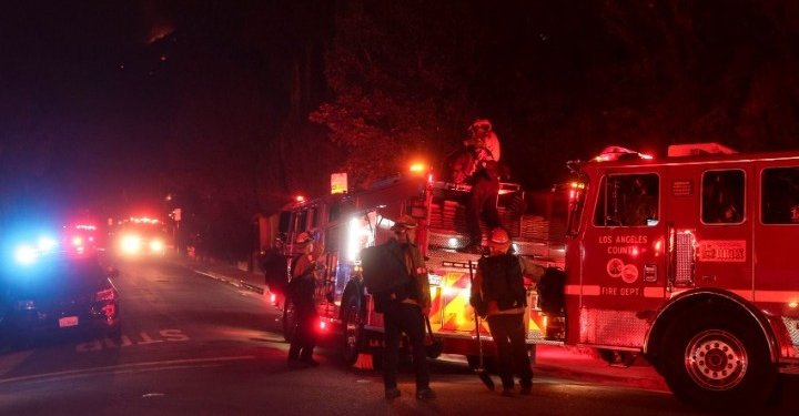 Ηράκλειο: Επιχείρηση μετά την πτώση αυτοκινήτου στον Γιόφυρο