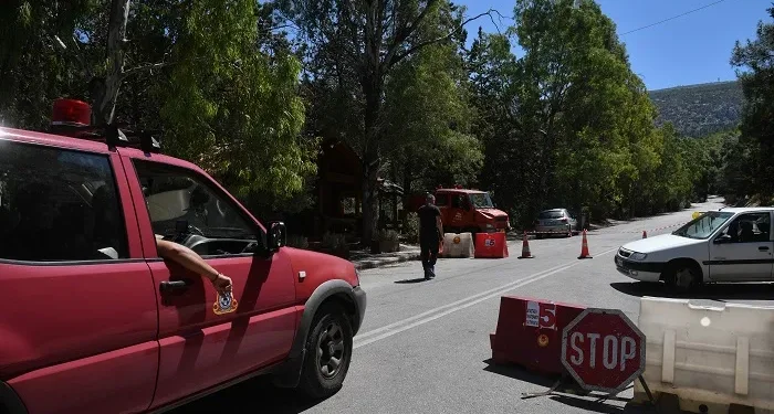 Σύμφωνα με το Χάρτη Πρόβλεψης Κινδύνου Πυρκαγιάς που εκδίδει η Γενική Γραμματεία Πολιτικής Προστασίας του Υπουργείου Κλιματικής Κρίσης & Πολιτικής Προστασίας (civilprotection.gov.gr), για αύριο Τρίτη 26 Αυγούστου, προβλέπεται πολύ υψηλός κίνδυνος πυρκαγιάς (κατηγορία κινδύνου 4) για τις εξής περιοχές: – FANTOMAS.GR