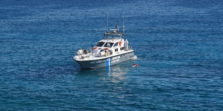 Περισυλλογή 44 αλλοδαπών νοτιοανατολικά των Καλών Λιμένων – FANTOMAS.GR