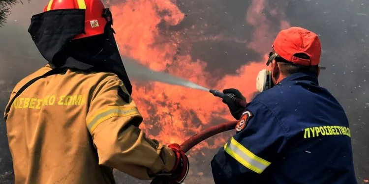 Πυρκαγιά σε αγροτοδασική έκταση στο Φίχτι Αργολίδας