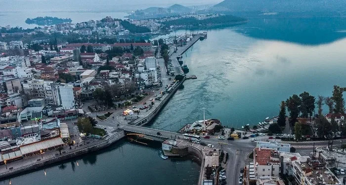 Άνοιξε και πάλι για πεζούς και οχήματα η παλαιά γέφυρα της Χαλκίδας – FANTOMAS.GR