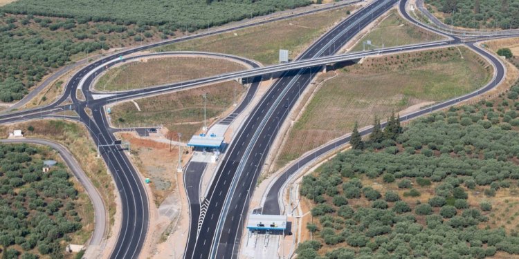Δόθηκε στην κυκλοφορία η σύνδεση της Λευκάδας με τον δυτικό άξονα – FANTOMAS.GR