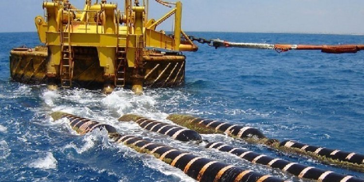 Σε πλήρη λειτουργία μπήκε η ηλεκτρική διασύνδεση Κρήτης – Αττικής. Μετά από επιτυχημένες δοκιμές, το έργο περνά σε συνεχή λειτουργία για τους επόμενους δύο μήνες. Στη συνέχεια θα τεθεί σε εμπορική εκμετάλλευση.