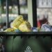 Όπλα, πυρομαχικά και άλλο πολεμικό υλικό εντοπίστηκε περίπου στις 2 τα ξημερώματα σε κάδο απορριμμάτων επί της οδού Ρήγα Φεραίου στην Καισαριανή.