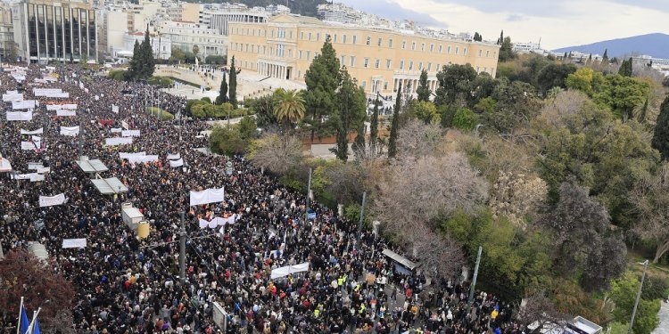 Απεργία – Ολοι στους δρόμους την Τετάρτη ενάντια στο 13ωρο