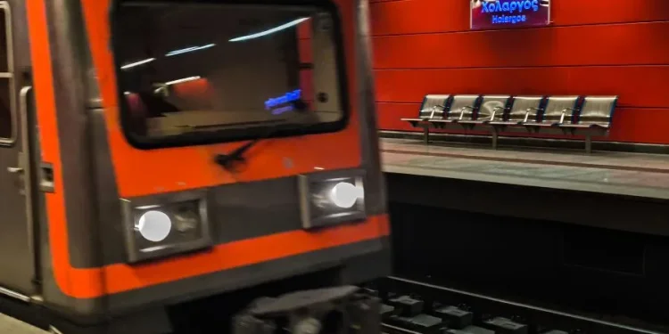 Κάθε Σάββατο η Αθήνα κινείται όλο το 24ωρο με Μετρό, Τραμ και λεωφορεία Κάθε Σάββατο η Αθήνα κινείται όλο το 24ωρο με Μετρό, Τραμ και λεωφορεία