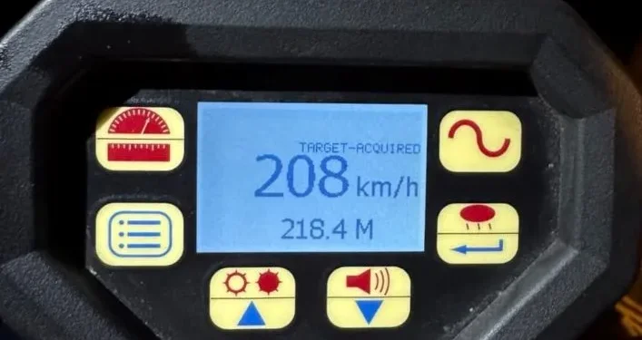 Νεαρός οδηγούσε στην περιφερειακή οδό με τριπλάσια ταχύτητα από την επιτρεπόμενη