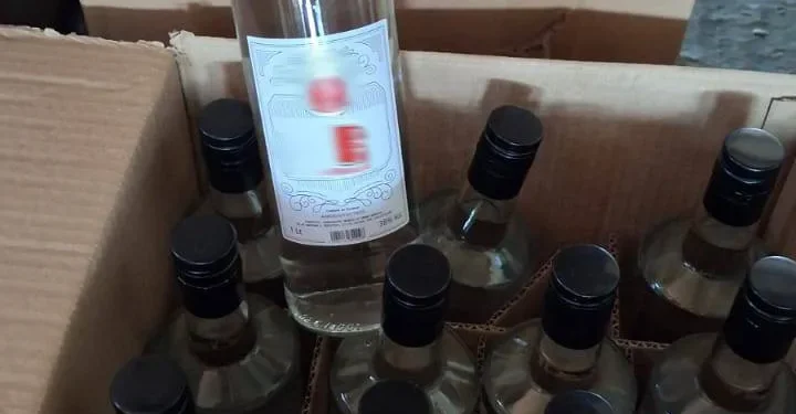 Δυο χτυπήματα αποκάλυψαν τεράστιες ποσότητες λαθραίων ποτών και παράνομων αποστακτικών μηχανών – FANTOMAS.GR