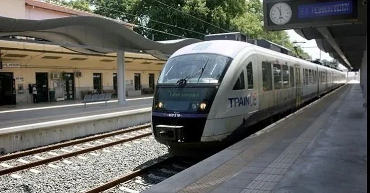Ακινητοποιήθηκε η αμαξοστοιχία 521 στην Τιθορέα στις 07:00, που εκτελούσε το δρομολόγιο Λειανοκλάδι- Αθήνα, λόγω βλάβης στο σύστημα της τηλεδιοίκησης στο τμήμα Δαύλεια- Σφίγγα. Ακινητοποιήθηκε η αμαξοστοιχία 521 στην Τιθορέα στις 07:00, που εκτελούσε το δρομολόγιο Λειανοκλάδι- Αθήνα, λόγω βλάβης στο σύστημα της τηλεδιοίκησης στο τμήμα Δαύλεια- Σφίγγα.