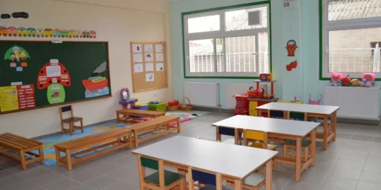 331 νέα παιδικά κρεβάτια και 50 στρώματα για 20 ολοήμερα νηπιαγωγεία σε Σεπόλια, Κάτω Πατήσια και Κολωνό