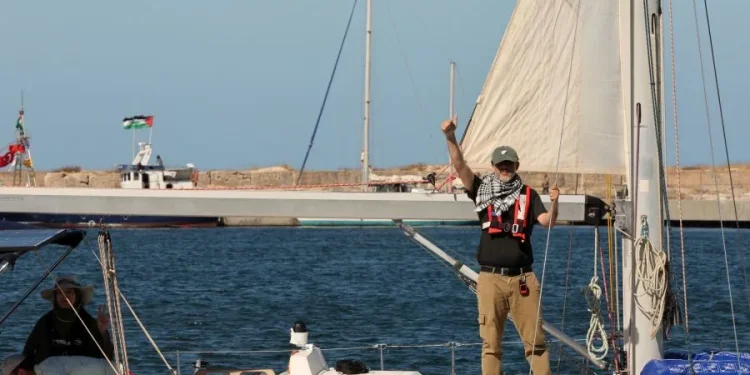Επέστρεψαν στην Αθήνα οι 19 Έλληνες του «Global Sumud Flotilla»