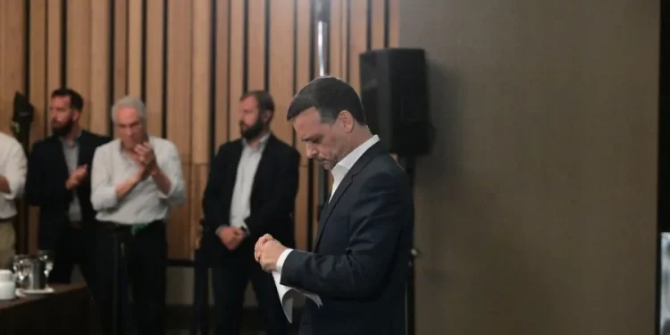 «Είναι κάποιοι οι οποίοι είναι “νοικοκυραίοι” και κάποιοι οι οποίοι δεν είναι;»