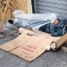 Δίπλα στους άστεγους για να καταμετρήσει τις ανάγκες τους