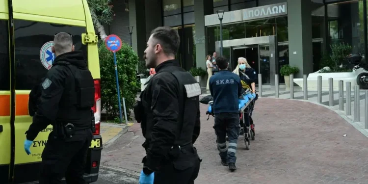 Άγνωστα παραμένουν τα κίνητρα της πτώσης του 44χρονου από τον 24ο όροφο του πύργου της Πανόρμου Άγνωστα παραμένουν τα κίνητρα της πτώσης του 44χρονου από τον 24ο όροφο του πύργου της Πανόρμου