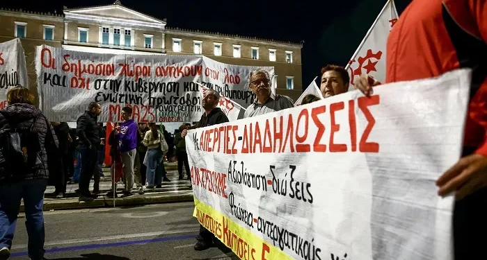 Συγκέντρωση στο Σύνταγμα κατά της τροπολογίας για τον Άγνωστο Στρατιώτη