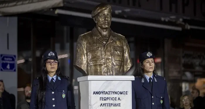 Αποκαλυπτήρια προτομής του αστυνομικού Γ. Λυγγερίδη, παρουσία των Κ. Τασούλα και Ν. Κακλαμάνη Αποκαλυπτήρια προτομής του αστυνομικού Γ. Λυγγερίδη, παρουσία των Κ. Τασούλα και Ν. Κακλαμάνη