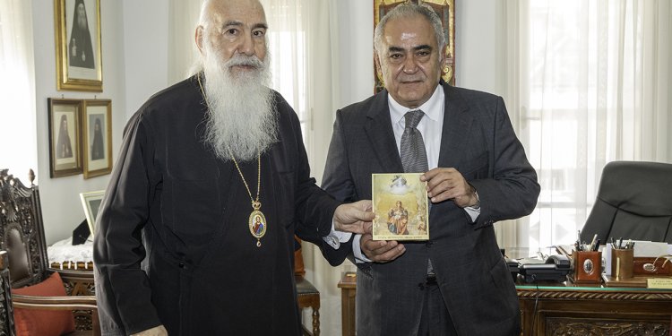 Διαχρονικά κοντά στην εκκλησία – Συνάντηση του Γ. Χατζηθεοδοσίου με τον Μητροπολίτη Νικαίας Αλέξιο