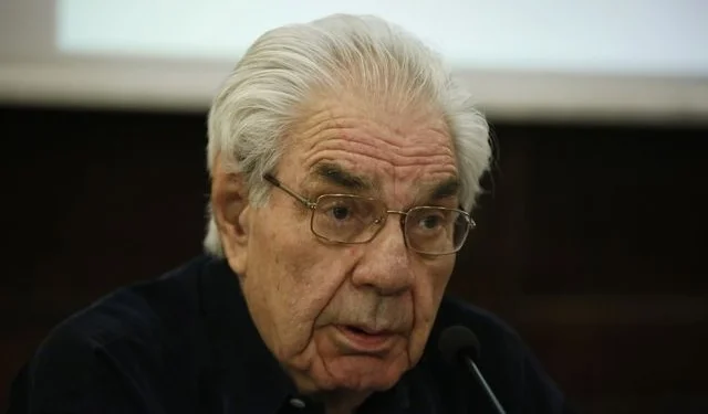 Πέθανε ο συνταγματολόγος Γιώργος Κασιμάτης Πέθανε ο συνταγματολόγος Γιώργος Κασιμάτης