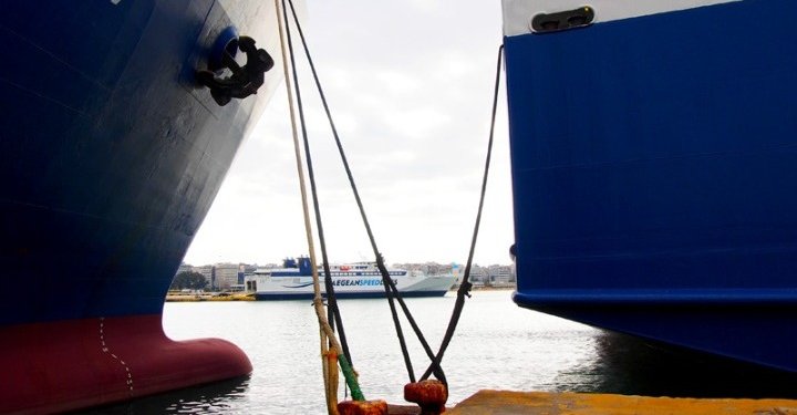 Παναττική απεργία των ναυτεργατών – Αναμένονται ακυρώσεις δρομολογίων από τα λιμάνια του Πειραιά, της Ραφήνας και του Λαυρίου
