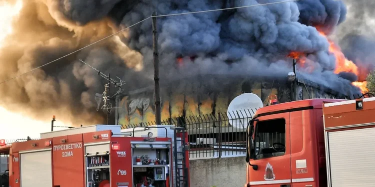 Σέρρες: Φωτιά σε εργοστάσιο ανακύκλωσης στο Νέο Σούλι