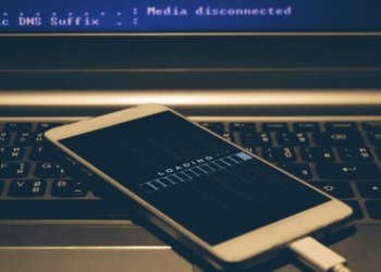 Δίκη Yποκλοπών: Αποκαλυπτική κατάθεση Θ. Κουκάκη κατά ΕΥΠ – «Με κατέγραφαν μέχρι και στο σχολείο της κόρης μου»