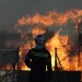 Υπό μερικό έλεγχο η φωτιά σε βιομηχανικό χώρο στην περιοχή Δεμένικα