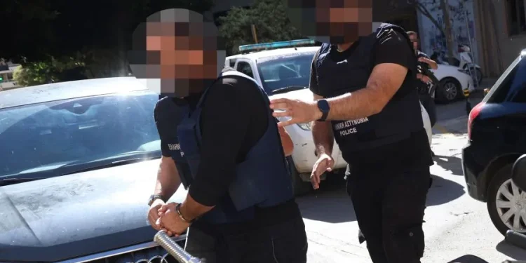 Προφυλακιστέοι οι δύο κατηγορούμενοι της οικογένειας Καργάκη Προφυλακιστέοι οι δύο κατηγορούμενοι της οικογένειας Καργάκη