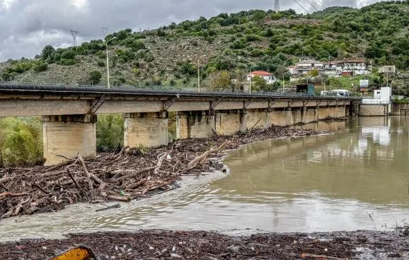 Προβλήματα σε Μάνδρα, Νέα Πέραμο και Μέγαρα – Θα περιοριστεί από αύριο σε Κ. Μακεδονία και Δωδεκάνησα