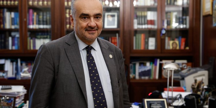 Δημήτρης Βερβεσός, Πρόεδρος ΔΣΑ: «Όποιοι νομίζουν ότι θα με στείλουν σπίτι μου, γελιούνται»