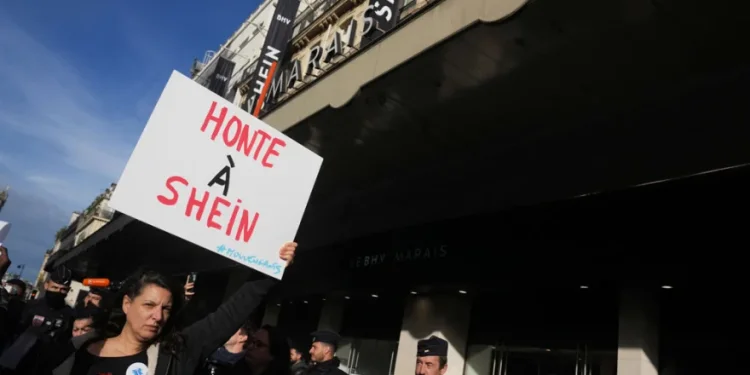 Ανάρπαστα, φτηνά, αλλά και επικίνδυνα προϊόντα από TEMU και Shein – Κλείνει τα φορολογικά παραθυράκια η Ευρώπη Ανάρπαστα, φτηνά, αλλά και επικίνδυνα προϊόντα από TEMU και Shein – Κλείνει τα φορολογικά παραθυράκια η Ευρώπη