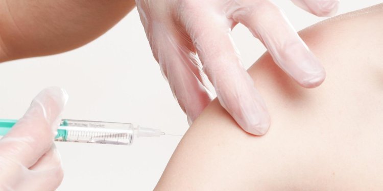 Υψηλή μεταδοτικότητα και βαρύτερη νόσηση αναμένεται να έχει φέτος η γρίπη – Καμπανάκι για έγκαιρο εμβολιασμό