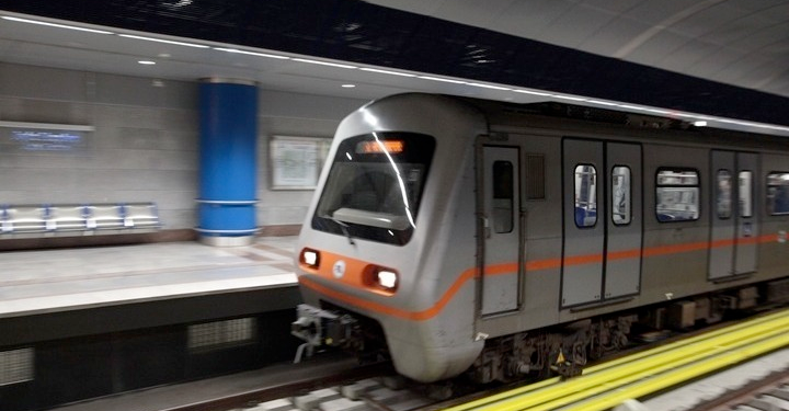 Εκκενώθηκε συρμός του μετρό στο Μοναστηράκι λόγω καπνών
