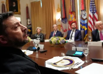 Σχέδιο 28 σημείων του Τραμπ: Το Κίεβο παραδίδει τα «όπλα» του