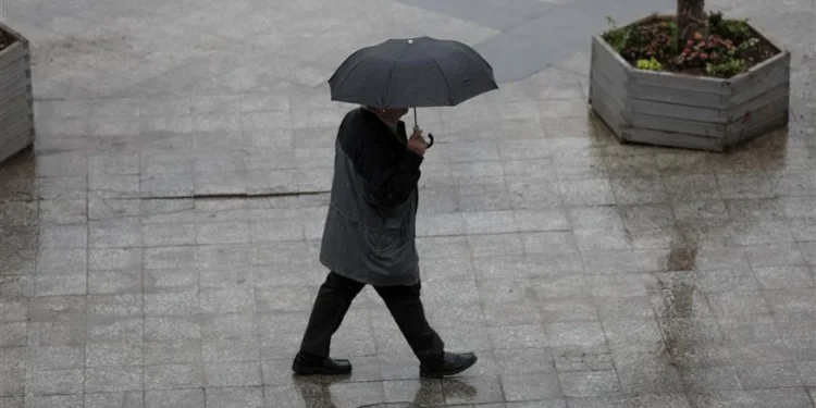 Βροχές και καταιγίδες σήμερα σε πολλές περιοχές – Μικρή πτώση της θερμοκρασίας