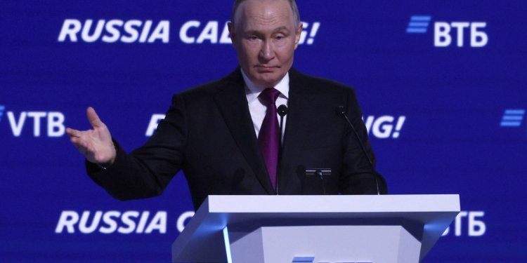 Απάντηση Βλάντιμιρ Πούτιν στις απειλές Ευρωπαίων αξιωματούχων: “Αν η Ευρώπη θέλει να πολεμήσει, η Ρωσία είναι έτοιμη” Απάντηση Βλάντιμιρ Πούτιν στις απειλές Ευρωπαίων αξιωματούχων: “Αν η Ευρώπη θέλει να πολεμήσει, η Ρωσία είναι έτοιμη”