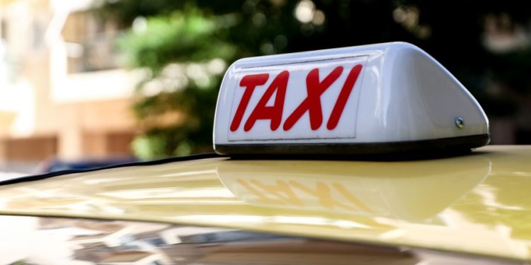 Αναστέλλεται η απεργία των ταξί λόγω της κακοκαιρίας