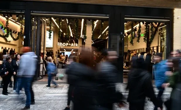 Αυξημένη η κίνηση στην Ερμού