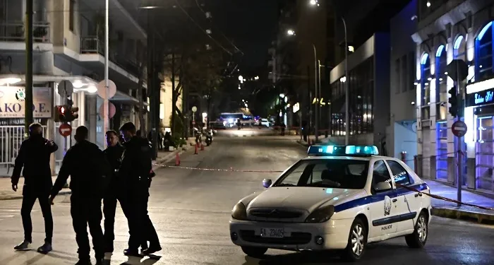 Συναγερμός για εκρηκτικό μηχανισμό στα Καλύβια