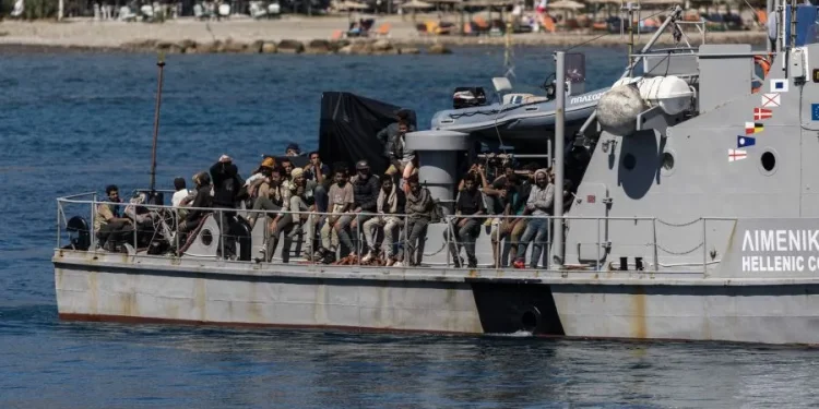 Διάσωση 361 αλλοδαπών νότια της Γαύδου από το Λιμενικό Σώμα