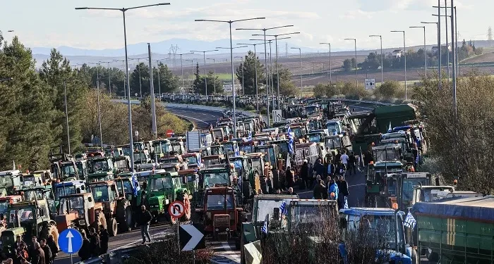 Αύριο οι αποφάσεις των αγροτών για το μέλλον των κινητοποιήσεων – Τι απαντούν στον Κ. Τσιάρα