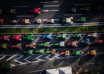 Νέο 48ωρο αποκλεισμών σε εθνικές και παραδρόμους – Οι αγρότες κλιμακώνουν, η κυβέρνηση …”στα κάγκελα “