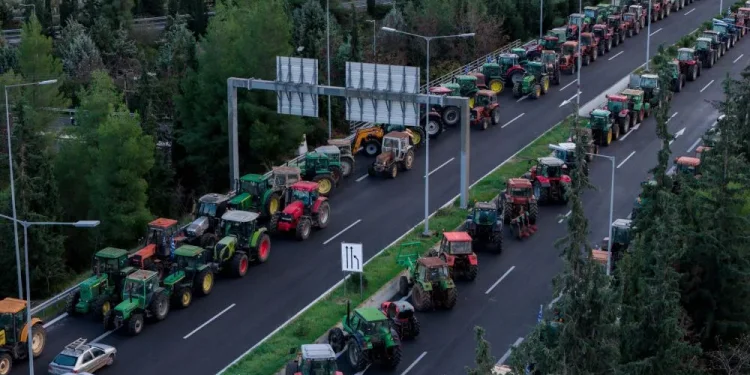 Σκληρό μήνυμα αγροτών από τα μπλόκα Σκληρό μήνυμα αγροτών από τα μπλόκα