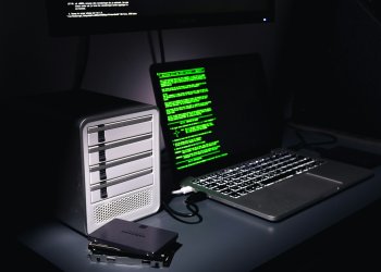 Υποκλοπές ΕΥΠ – Predator – εξελίξεις στη Δίκη: Διάσταση απόψεων και αντιφάσεις για τον ίδιο έλεγχο στο ΚΕΤΥΑΚ της ΕΥΠ από μέλη της ΑΔΑΕ