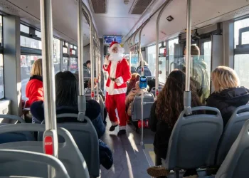 Τα γιορτινά τους έβαλαν και τα λεωφορεία